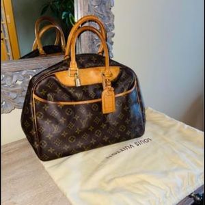 Authentic louse Vuitton purse